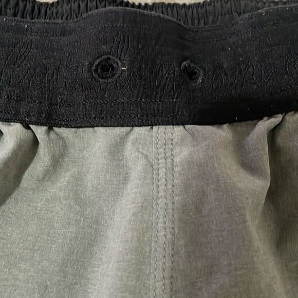Lululemon Women's Gray and Black Reversible Athletic Shorts - Picture 4 of 14